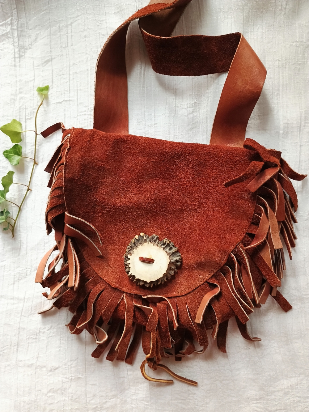 🍂 FESTIVAL VIBES 🍂 VTG Handcrafted Raw Leather Fringe Crossbody Bag, Boho